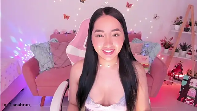 Zara uwu  online show from October 2025 11:21:02 AM