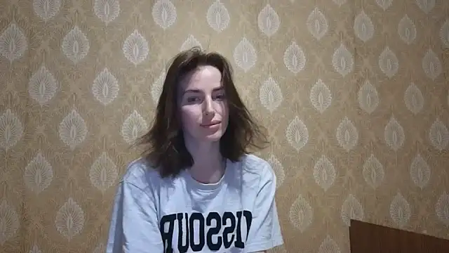 xx adrihanna xx online show from February 2026 05:25:01 PM