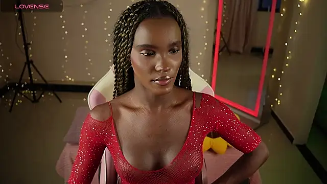 LuanaRisque online show from April 2026 11:18:02 PM