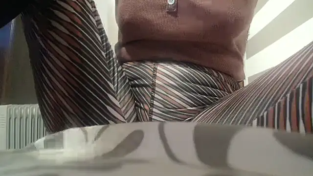 Snapshot of Web_Lady chatting on September 2025 05:07:01 PM Web Lady online show from September 2025 05:07:01 PM