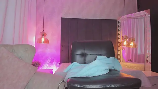 Snapshot of kataliina__ chatting on December 2024 12:05:01 PM kataliina online show from December 2024 12:05:01 PM