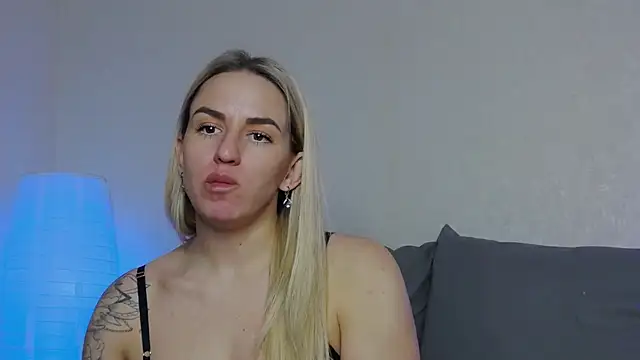 SofiJames online show from January 2025 10:19:01 AM