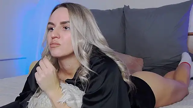 SofiJames online show from December 2025 06:44:02 AM