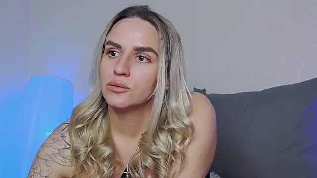 SofiJames online show from December 2025 06:08:02 AM