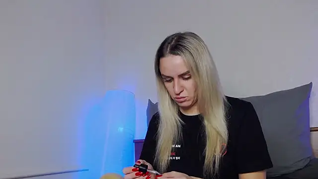 SofiJames online show from December 2025 06:20:02 AM