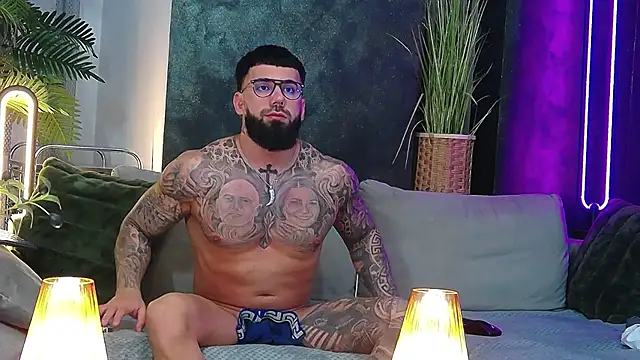 Snapshot of masterkingofmusclee chatting on March 2026 08:59:01 PM masterkingofmusclee online show from March 2026 08:59:01 PM