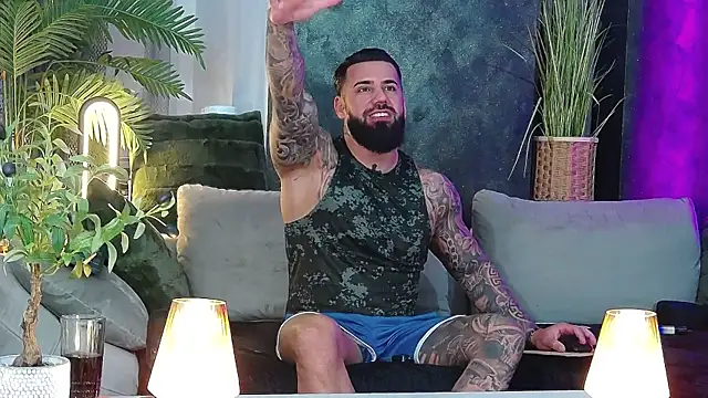 Snapshot of masterkingofmusclee chatting on March 2026 09:19:02 PM masterkingofmusclee online show from March 2026 09:19:02 PM