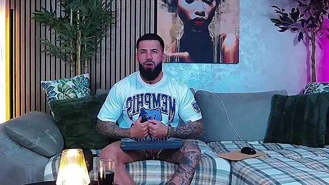 Snapshot of masterkingofmusclee chatting on April 2026 07:58:02 PM masterkingofmusclee online show from April 2026 07:58:02 PM