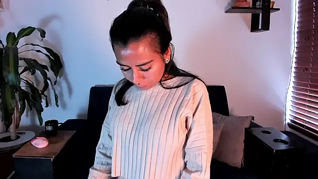 im amber online show from April 2026 12:44:02 PM