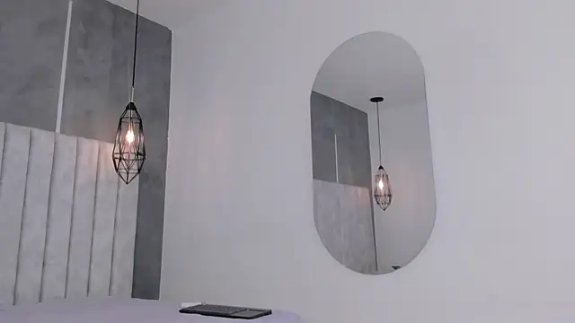 chloe d online show from February 2025 01:30:02 PM