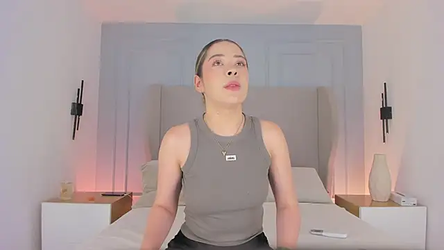 chloe d online show from June 2026 03:58:02 PM