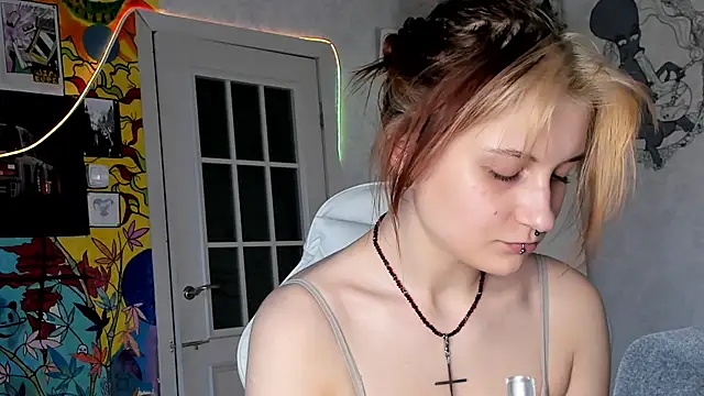 Snapshot of Sunny_Mouse_ chatting on March 2025 12:12:02 PM Sunny Mouse online show from March 2025 12:12:02 PM
