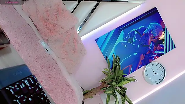 Hannahsmit online show from January 2025 10:12:01 PM