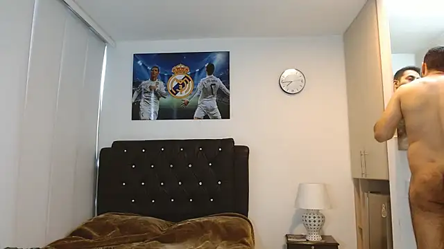 omarmohammedhot2 online show from December 2024 02:27:02 PM