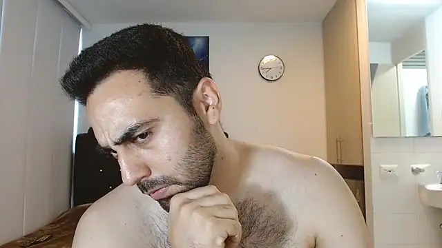 omarmohammedhot2 online show from December 2024 02:33:02 PM