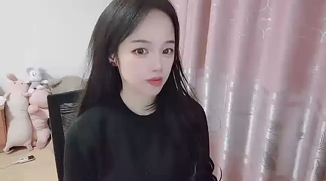 Snapshot of wwcc123 chatting on February 2025 03:21:01 PM wwcc123 online show from February 2025 03:21:01 PM