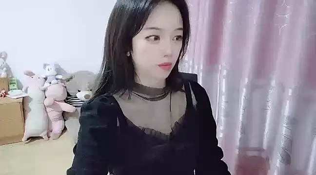 Snapshot of wwcc123 chatting on February 2025 03:37:02 PM wwcc123 online show from February 2025 03:37:02 PM