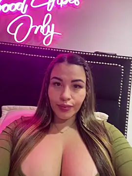sexyyykloee online show from April 2026 04:26:02 AM