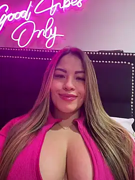 Snapshot of sexyyykloee chatting on May 2026 05:38:01 AM sexyyykloee online show from May 2026 05:38:01 AM