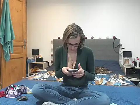 Snapshot of Madame_Callie chatting on March 2026 12:17:02 PM Madame Callie online show from March 2026 12:17:02 PM