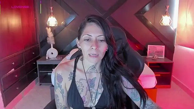 Snapshot of dark_gotica chatting on September 2025 07:06:02 PM dark gotica online show from September 2025 07:06:02 PM