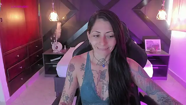 Snapshot of dark_gotica chatting on October 2025 07:13:01 PM dark gotica online show from October 2025 07:13:01 PM