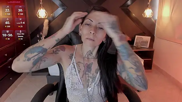 Snapshot of dark_gotica chatting on October 2025 07:05:02 PM dark gotica online show from October 2025 07:05:02 PM