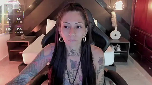 dark gotica online show from April 2026 07:16:02 PM