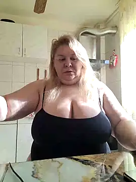 Snapshot of AriannaMilf chatting on November 2025 09:59:02 AM AriannaMilf online show from November 2025 09:59:02 AM