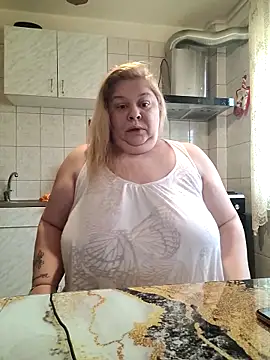 Snapshot of AriannaMilf chatting on November 2025 11:21:02 AM AriannaMilf online show from November 2025 11:21:02 AM