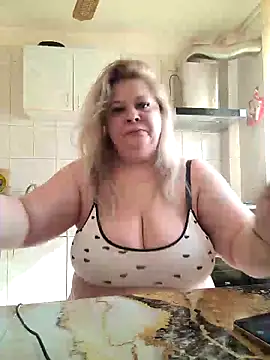 Snapshot of AriannaMilf chatting on February 2026 11:00:02 AM AriannaMilf online show from February 2026 11:00:02 AM