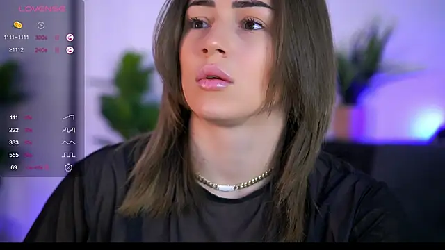 Snapshot of AishaCarter chatting on October 2025 05:57:02 PM AishaCarter online show from October 2025 05:57:02 PM