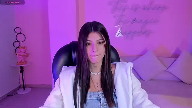 Snapshot of AlessiaCorleone_ chatting on December 2024 07:03:02 PM AlessiaCorleone online show from December 2024 07:03:02 PM