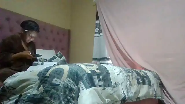 ShooingBunch online show from November 2025 12:27:02 PM