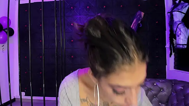 TeennNaugthy18 online show from October 2025 03:07:01 PM