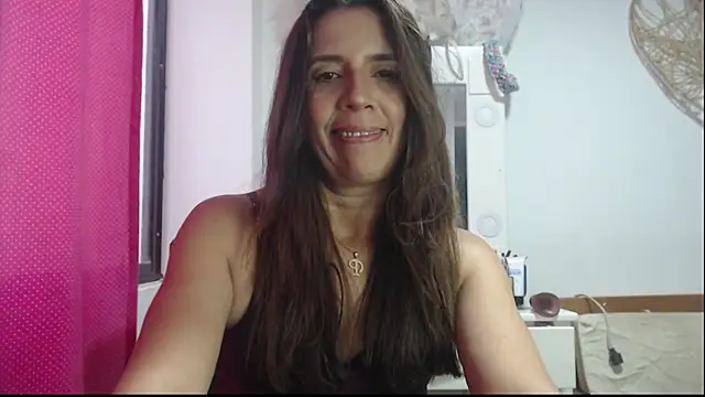 Snapshot of Victoria_meester chatting on January 2025 08:50:02 PM Victoria meester online show from January 2025 08:50:02 PM