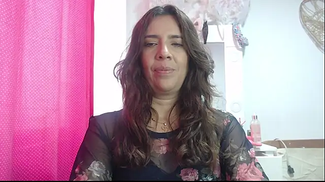 Snapshot of Victoria_meester chatting on February 2025 03:52:02 PM Victoria meester online show from February 2025 03:52:02 PM