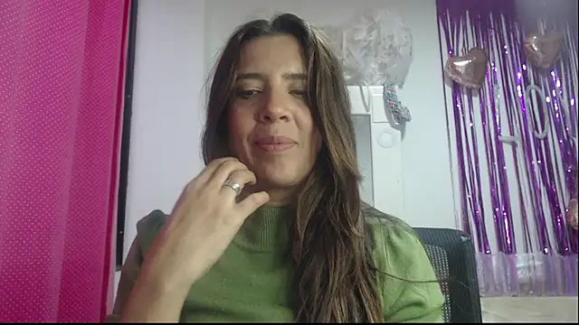Snapshot of Victoria_meester chatting on February 2025 10:15:02 PM Victoria meester online show from February 2025 10:15:02 PM