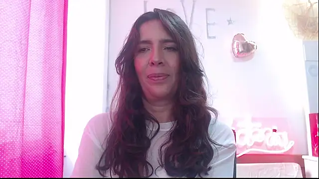 Snapshot of Victoria_meester chatting on March 2025 04:39:02 PM Victoria meester online show from March 2025 04:39:02 PM