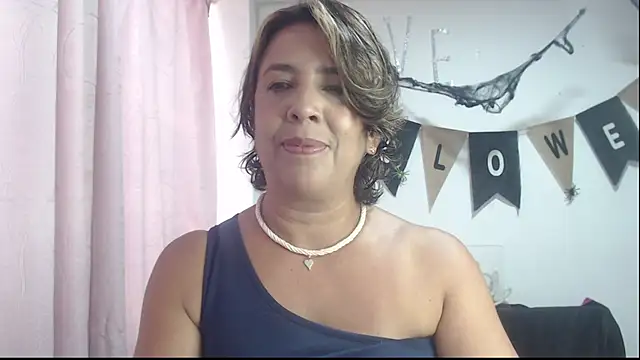 Victoria meester online show from October 2025 03:20:02 PM