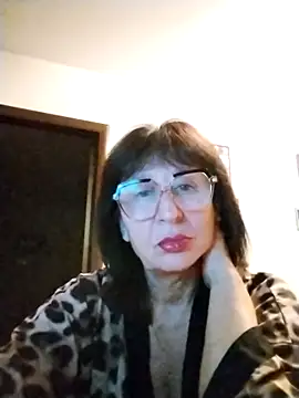 Snapshot of AlbinaXPretty chatting on October 2025 08:09:02 PM AlbinaXPretty online show from October 2025 08:09:02 PM