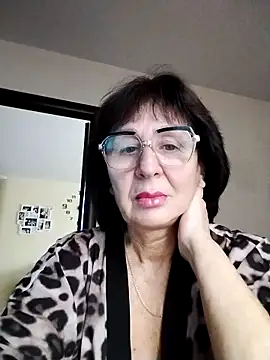 Snapshot of AlbinaXPretty chatting on October 2025 08:35:01 AM AlbinaXPretty online show from October 2025 08:35:01 AM