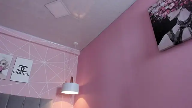 dolly zoe online show from September 2025 09:25:01 PM