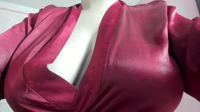 dolly zoe online show from September 2025 05:18:01 AM