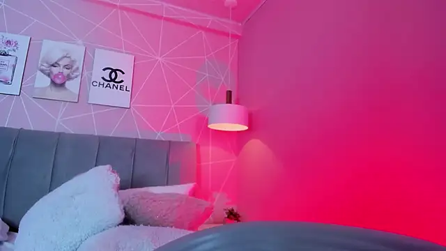 dolly zoe online show from February 2026 05:05:02 AM