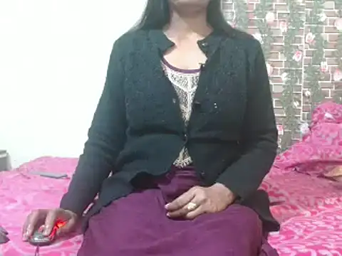 Snapshot of nikitahot3 chatting on February 2025 12:53:02 AM nikitahot3 online show from February 2025 12:53:02 AM