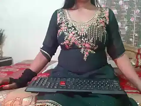 Snapshot of nikitahot3 chatting on February 2025 03:16:02 PM nikitahot3 online show from February 2025 03:16:02 PM