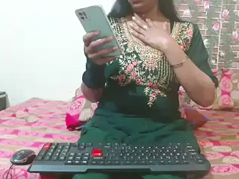 Snapshot of nikitahot3 chatting on March 2025 11:32:01 PM nikitahot3 online show from March 2025 11:32:01 PM