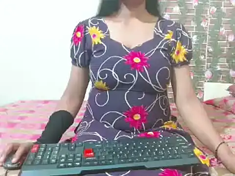 Snapshot of nikitahot3 chatting on March 2025 03:24:02 PM nikitahot3 online show from March 2025 03:24:02 PM