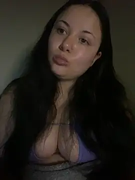 Snapshot of xocrybaby chatting on March 2025 02:51:02 AM xocrybaby online show from March 2025 02:51:02 AM